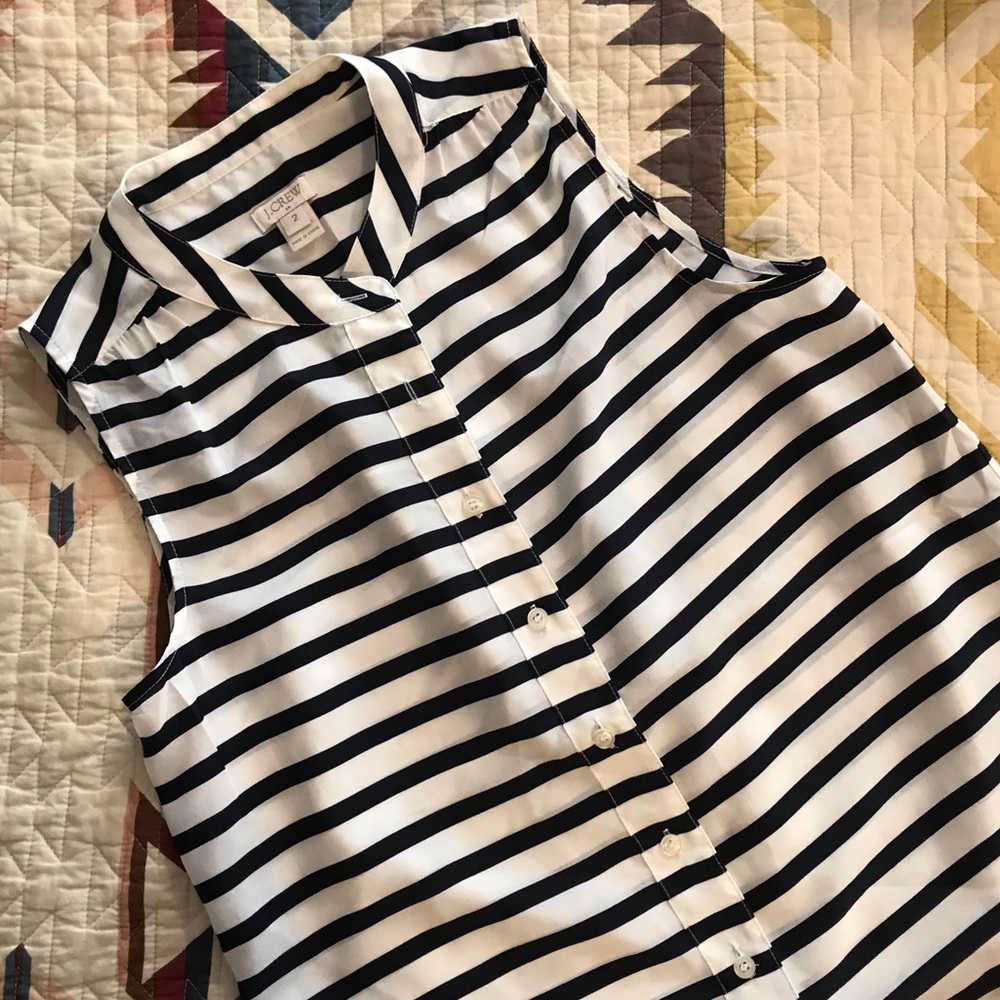 Black & White Striped Sleeveless Buttondown